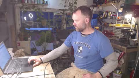 Seattlemanwhore online show from 11-17-25, 03:29