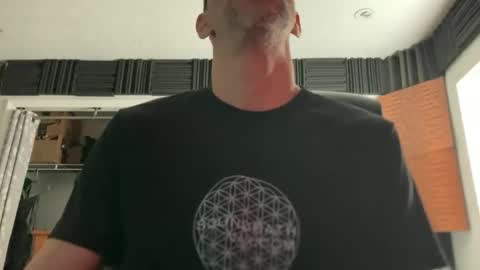 Sebastian online show from 10-28-25, 05:26