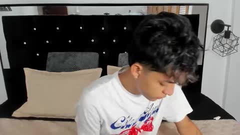 Snapshot of sebas_cat chatting on 10-21-25, 02:07 Sebastian Alvarez online show from 10-21-25, 02:07