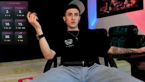 Snapshot of sebas_maverick chatting on 11-25-25, 12:32 Sebastian online show from 11-25-25, 12:32