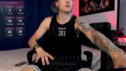 Snapshot of sebas_maverick chatting on 12-15-25, 05:44 Sebastian online show from 12-15-25, 05:44