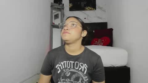 Snapshot of sebas_n_aly chatting on 10-05-25, 12:14 ely online show from 10-05-25, 12:14