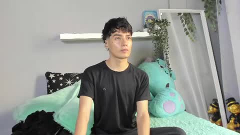 Snapshot of sebas_rosse chatting on 06-10-26, 03:22 sebastian online show from 06-10-26, 03:22