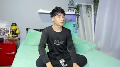 Snapshot of sebas_rosse chatting on 06-17-26, 01:52 sebastian online show from 06-17-26, 01:52
