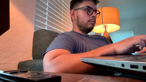 sebasbilbao7 online show from 09-12-25, 12:22