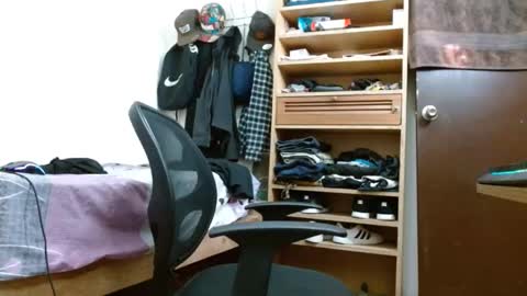 Snapshot of sebasslops chatting on 02-04-25, 04:08 Sebas online show from 02-04-25, 04:08