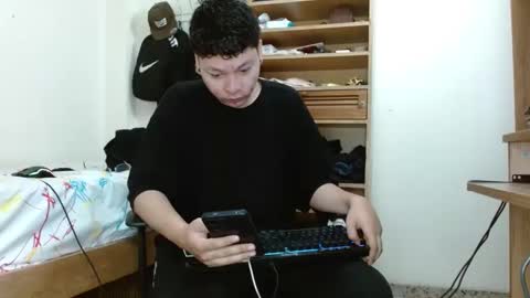 Snapshot of sebasslops chatting on 02-17-25, 11:20 Sebas online show from 02-17-25, 11:20