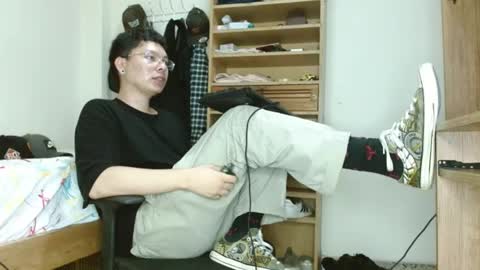 Snapshot of sebasslops chatting on 02-19-25, 07:39 Sebas online show from 02-19-25, 07:39