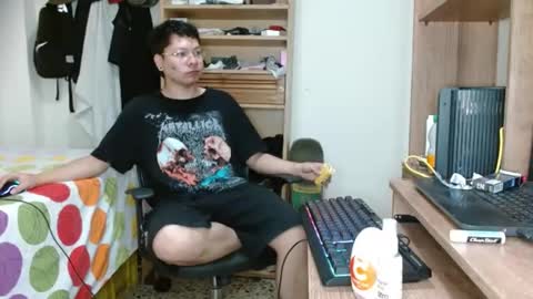 Snapshot of sebasslops chatting on 02-26-25, 07:05 Sebas online show from 02-26-25, 07:05