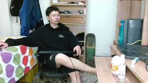 Snapshot of sebasslops chatting on 02-28-25, 12:54 Sebas online show from 02-28-25, 12:54