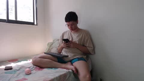 Snapshot of sebasslops chatting on 03-02-25, 03:59 Sebas online show from 03-02-25, 03:59