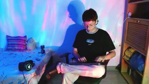 Snapshot of sebasslops chatting on 03-26-26, 06:30 Sebas online show from 03-26-26, 06:30