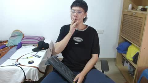 Snapshot of sebasslops chatting on 04-23-26, 01:02 Sebas online show from 04-23-26, 01:02