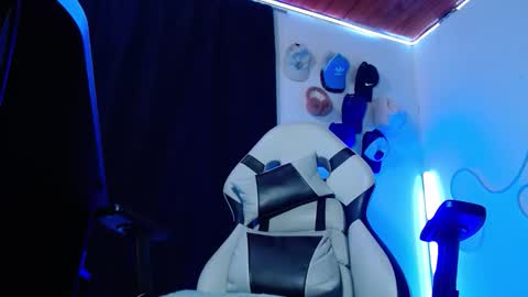 Sebastian online show from 12-15-25, 05:01