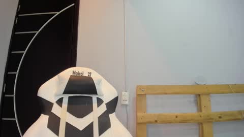 sebastian 0422 online show from 01-03-25, 11:23