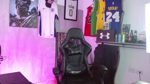 Sebastiano online show from 12-17-25, 05:57