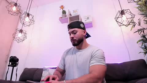 Instagram jeanpaulfit  online show from 12-18-24, 08:14
