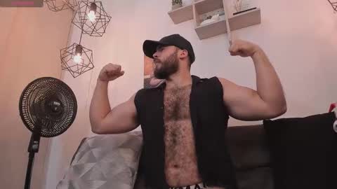 Instagram jeanpaulfit  online show from 12-14-25, 09:08