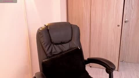 Snapshot of sebastiian69_ chatting on 02-15-26, 02:03 Sebas online show from 02-15-26, 02:03