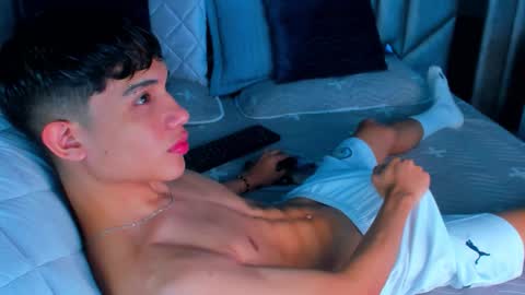 Sebastian online show from 11-25-25, 01:33