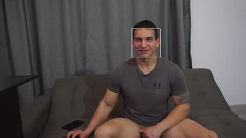 Snapshot of sebhastian2222 chatting on 02-13-25, 07:21 Lucian online show from 02-13-25, 07:21