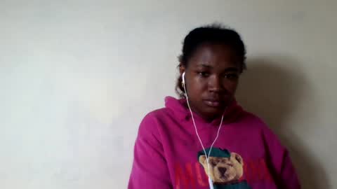 Snapshot of secil3274 chatting on 07-12-26, 08:05 secil3274 online show from 07-12-26, 08:05