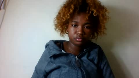 Snapshot of secil3274 chatting on 07-24-26, 10:30 secil3274 online show from 07-24-26, 10:30