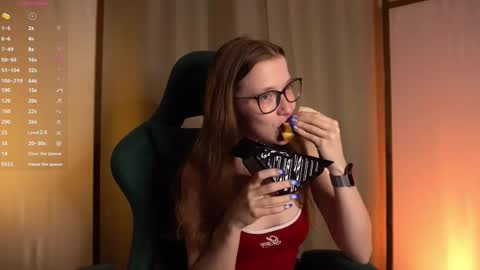 Snapshot of second_aid chatting on 09-13-25, 04:07 Brenda online show from 09-13-25, 04:07