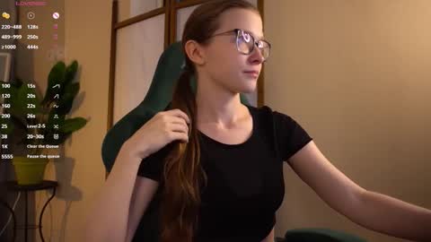 Snapshot of second_aid chatting on 10-13-25, 05:40 Brenda online show from 10-13-25, 05:40