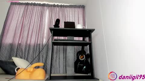 Snapshot of secret_daniell1 chatting on 01-07-25, 01:24 Daniela online show from 01-07-25, 01:24