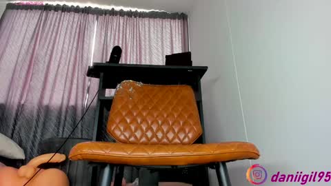 Snapshot of secret_daniell1 chatting on 01-25-25, 05:08 Daniela online show from 01-25-25, 05:08