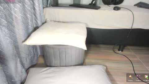 Snapshot of secret_daniell1 chatting on 09-10-25, 12:27 Daniela online show from 09-10-25, 12:27