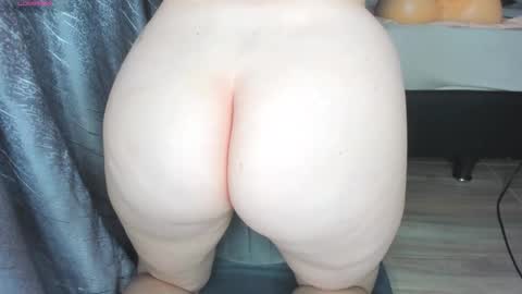 Snapshot of secret_daniell1 chatting on 10-04-25, 11:19 Daniela online show from 10-04-25, 11:19