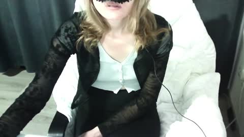 Snapshot of secretanni chatting on 04-10-26, 11:31 Anni online show from 04-10-26, 11:31