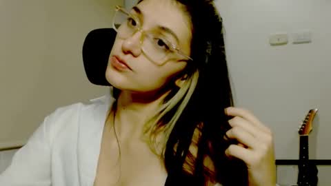 Snapshot of secretprivatebunny chatting on 12-24-24, 03:05 Maria online show from 12-24-24, 03:05