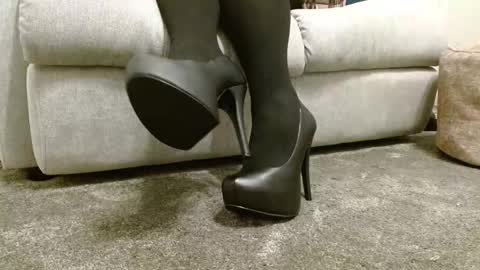 Secret Shoes online show from 02-15-26, 07:32