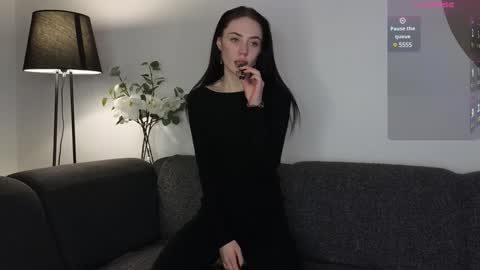 Snapshot of seduced_by_sara chatting on 01-11-25, 08:43 Sara online show from 01-11-25, 08:43