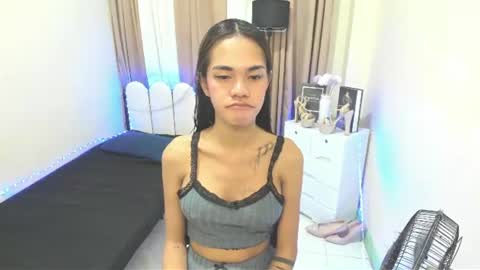 Snapshot of seductive_aliyah chatting on 06-08-26, 11:16 aliyah online show from 06-08-26, 11:16