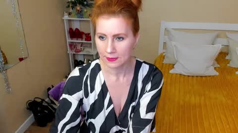 seductive_foxy_ online show from 12-17-25, 07:42