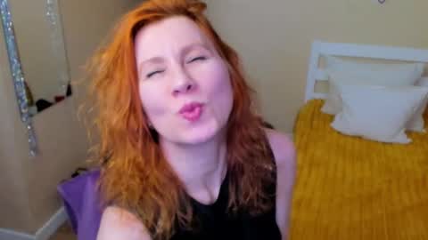 seductive_foxy_ online show from 12-19-25, 11:39