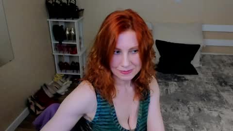Snapshot of seductive_foxy_ chatting on 05-22-26, 06:24 seductive_foxy_ online show from 05-22-26, 06:24