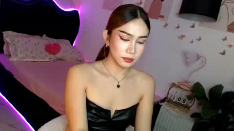 Snapshot of seductive_vana chatting on 05-07-26, 10:37 Vanessa online show from 05-07-26, 10:37