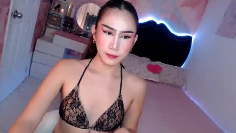 Snapshot of seductive_vana chatting on 05-16-26, 12:40 Vanessa online show from 05-16-26, 12:40