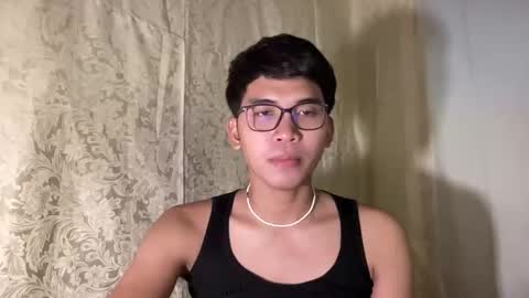 Snapshot of seductive_william chatting on 12-19-25, 09:38 William online show from 12-19-25, 09:38