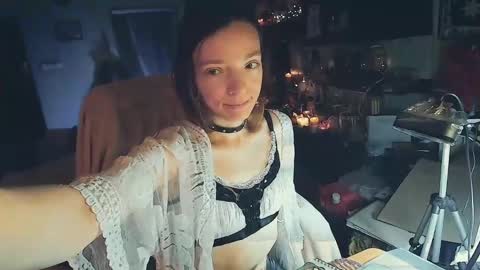 Lisa online show from 12-17-24, 11:27