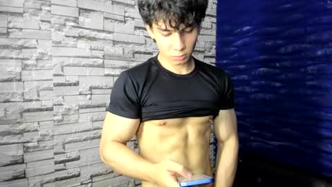 Snapshot of seigfried0 chatting on 06-13-26, 01:58 Seigfried online show from 06-13-26, 01:58