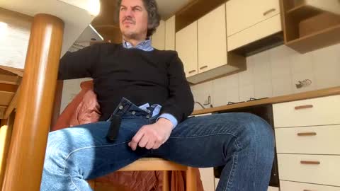 Grade2 online show from 01-29-25, 01:49