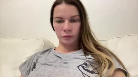 Snapshot of selamiyaa chatting on 04-12-26, 03:17 selamiyaa online show from 04-12-26, 03:17