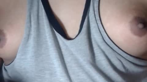 Snapshot of selda_ chatting on 11-22-25, 01:43 Selda online show from 11-22-25, 01:43