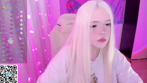 Snapshot of selena___cute chatting on 05-11-26, 03:51 Selena online show from 05-11-26, 03:51